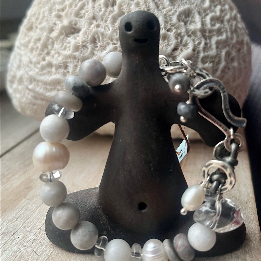 On the Rocks Bracelet - Picture 2 of 2
